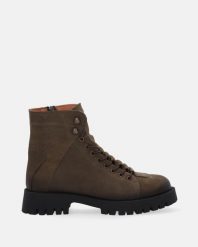 ZIELONE WORKERY Z NUBUKU 5133 207 KHAKY. Zielone botki Venezia, bez wzorów, z nubiku, bez obcasa, bez zapięcia. Za 299.00 zł.