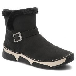 Śniegowce damskie Rieker o wygodnym fasonie z ociepleniem ozdobnym paskiem i miękkim futerkiem przy cholewce czarne, 45966-01 Black. Czarne botki Rieker, bez wzorów, z jeansu, eleganckie, bez obcasa, bez zapięcia. Za 379.00 zł.