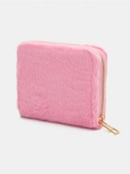 Portfel ze sztucznym futerkiem - różowy. Czerwone portfele Sinsay, bez wzorów. Za 19.99 zł.