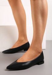 Czarne Balerinki na Płaskim Słupku ze Szpiczastym Noskiem Kaitli. Czarne baleriny Renee, bez wzorów, eleganckie, ze szpiczastym noskiem, bez obcasa, na płaskiej podeszwie, bez zapięcia. W wyprzedaży za 74.99 zł.