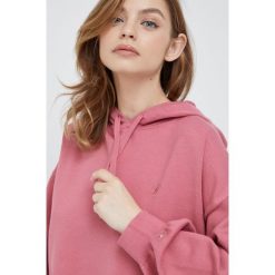 Tommy Hilfiger sweter damska kolor różowy. Czerwone swetry Tommy Hilfiger, l, bez wzorów, z dzianiny, bez ramiączek. Za 689.99 zł.