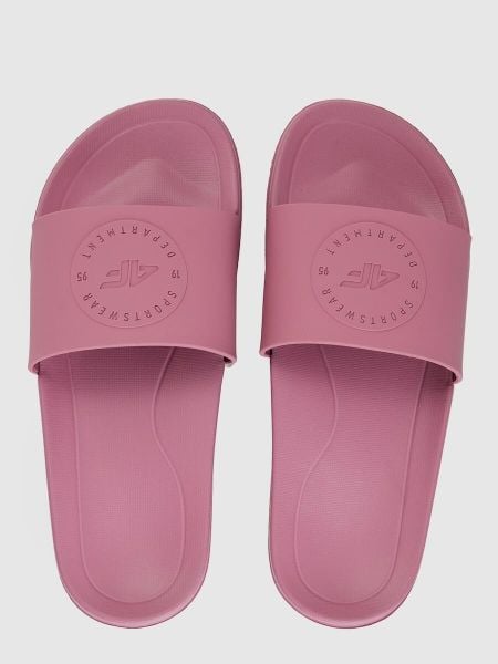 Klapki damskei 4F 4FRSS26FSLIF061. Czarne klapki 4f, bez wzorów, z gumy, bez obcasa, bez zapięcia. Za 59.99 zł.