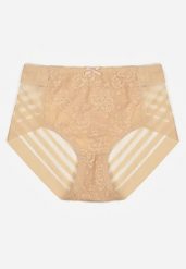 Beżowe Majtki Figi z Wysokim Stanem Zdobione Koronką i Siateczką Helieth. Brązowe figi Born2be, z aplikacjami, z koronki, z podwyższonym stanem. Za 19.99 zł.