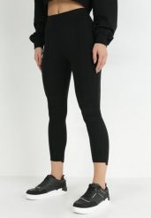 Czarne Legginsy High Waist z Gumką w Pasie Yemo. Czarne legginsy Born2be, bez wzorów, z dzianiny. W wyprzedaży za 37.49 zł.