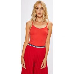 Answear - Top 9563D. Topy marki ANSWEAR. W wyprzedaży za 19.90 zł.