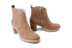 RIEKER Y2571-20 brown, botki damskie. Brązowe botki Rieker, bez wzorów, bez obcasa, na obcasie, bez zapięcia. Za 227.44 zł.