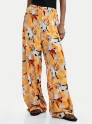 Desigual Spodnie materiałowe Pant Preston 26SWPW38 Pomarańczowy Relaxed Fit. Brązowe spodnie materiałowe Desigual, bez wzorów, z materiału. Za 429.99 zł.