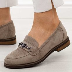 Khaki zamsz lekkie mokasyny damskie Potocki 12572. Brązowe mokasyny POTOCKI, z aplikacjami, z jeansu, z okrągłym noskiem. Za 189.00 zł.