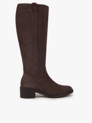 Brązowe kozaki ze skóry welurowej. Brązowe kozaki Ryłko, bez wzorów, ze skóry, eleganckie, z okrągłym noskiem, bez obcasa, bez zapięcia. Za 629.99 zł.