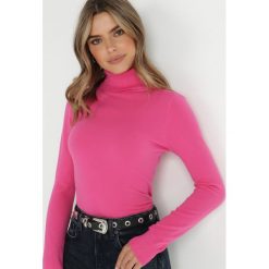 Fuksjowy Golf Cillope. Czerwone swetry Born2be, bez wzorów, z dzianiny, casualowe, bez ramiączek. W wyprzedaży za 59.99 zł.