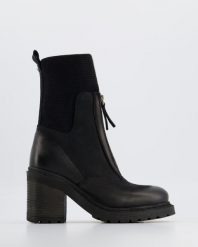 CZARNE BOTKI Z NUBUKU SD442 NAB NERO. Czarne botki Venezia, bez wzorów, z nubiku, bez obcasa, bez zapięcia. Za 439.00 zł.