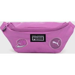 Puma nerka kolor różowy. Czerwone nerki i saszetki Puma, bez wzorów, z materiału, bez dodatków. W wyprzedaży za 71.99 zł.