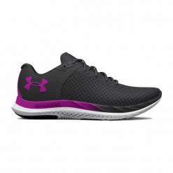 Obuwie do Biegania dla Dorosłych Under Armour Charged Breeze. Czarne buty do biegania Under Armour, bez wzorów, z materiału, bez zapięcia, do biegania. Za 383.40 zł.