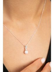 Lodie Silver Srebrny naszyjnik z perłą - dł. 43 cm rozmiar: onesize. Szare naszyjniki Lodie Silver, z materiału, z perłą, srebrne. Za 83.03 zł.