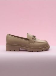Mokasyny - beżowy. Brązowe mokasyny Sinsay, bez wzorów. Za 49.99 zł.