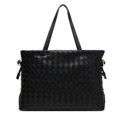 Torebka Liu Jo. Czarne torebki klasyczne Liu Jo, bez wzorów, klasyczne, bez dodatków. Za 769.99 zł.