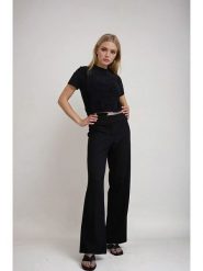 Monki Spodnie w kolorze czarnym rozmiar: 38. Czarne spodnie materiałowe Monki, bez wzorów, z materiału. Za 43.99 zł.