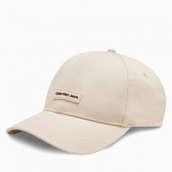 Czapka z daszkiem Calvin Klein. Czapki z daszkiem Calvin Klein, bez wzorów. Za 109.99 zł.