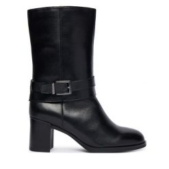 Botki Tamaris. Czarne botki Tamaris, bez wzorów, bez obcasa, na słupku, bez zapięcia. Za 319.99 zł.