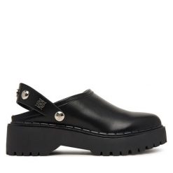 Klapki Guess. Czarne klapki Guess, z aplikacjami, bez obcasa, bez zapięcia. Za 584.99 zł.