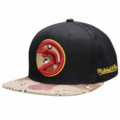 Czapka z daszkiem Mitchell & Ness NBA HWC Atlanta Hawks Choco Camo -AHAYYPPPBLCK. Czarne czapki z daszkiem Mitchell & Ness, bez wzorów, sportowe. Za 89.00 zł.