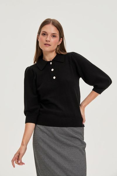 Sweter z kołnierzykiem czarny. Czarne swetry MOODO, l, bez wzorów, z poliamidu, bez ramiączek. Za 109.99 zł.