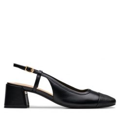 Czółenka Clarks. Czarne czółenka Clarks, bez wzorów, bez obcasa, bez zapięcia. Za 339.99 zł.