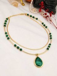 Pierres de Jade Pozłacany naszyjnik z elementami ozdobnymi - dł. 45 cm rozmiar: onesize. Zielone naszyjniki Pierres de Jade, z materiału, z malachitem, pozłacane. Za 141.85 zł.