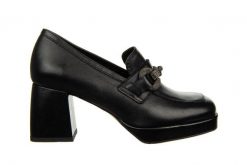 Czółenka Bayla-159 4708 076-P Czarny Lico 159160, Skóra naturalna - 36. Czarne czółenka Bayla, bez wzorów, ze skóry, eleganckie, bez obcasa, na platformie, bez zapięcia. W wyprzedaży za 314.10 zł.