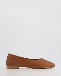 SKÓRZANE BALERINY E242-2 COCONUT. Baleriny Venezia, bez wzorów, ze skóry, bez obcasa, bez zapięcia. Za 169.00 zł.