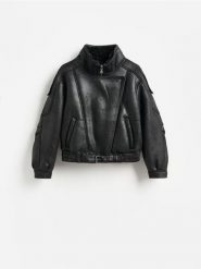 Kurtka typu biker z imitacji skóry - czarny. Czarne kurtki Reserved, l, bez wzorów, ze skóry, bez kaptura. Za 459.99 zł.
