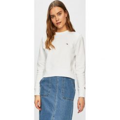 Tommy Jeans - Bluza. Białe bluzy Tommy Jeans, l, bez wzorów, z bawełny, bez kaptura. W wyprzedaży za 259.90 zł.