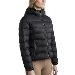 Damska kurtka z kapturem Montar Athena Refined. Czarne kurtki MONTAR, l, bez wzorów, z poliesteru, eleganckie, z kapturem. Za 862.00 zł.