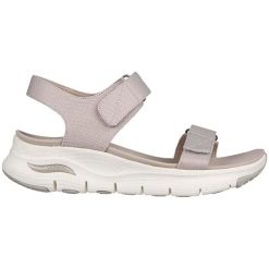 Sandały sportowe Skechers Czarny. Czarne sandały Skechers, bez wzorów, z gumy, sportowe, bez obcasa, bez zapięcia. Za 249.99 zł.