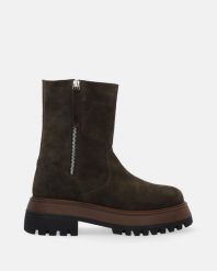 ZAMSZOWE BOTKI Z SUWAKAMI 00101409S 051 KH. Botki Venezia, bez wzorów, ze skóry, bez obcasa, bez zapięcia. Za 279.00 zł.