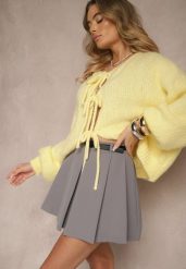 Szara Spódnica o Rozkloszowanym Kroju z Paskiem i Podszewką Typu Szorty Serivenna. Szare spódnice Renee, na co dzień, l, bez wzorów, eleganckie, mini, rozkloszowane. W wyprzedaży za 107.99 zł.