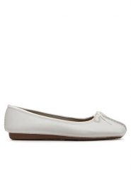 Clarks Baleriny Freckle Ice 203544554 Biały. Białe baleriny Clarks, bez wzorów, ze skóry, bez obcasa, bez zapięcia. Za 229.99 zł.