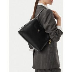 Torebka Beverly Hills Polo Club. Czarne torebki klasyczne Beverly Hills Polo Club, bez wzorów, klasyczne, bez dodatków. Za 199.99 zł.