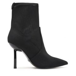 Botki Guess. Czarne botki Guess, z aplikacjami, bez obcasa, na szpilce, bez zapięcia. Za 399.99 zł.