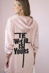 Bluza z nadrukiem "The world is yours" ciemny pudrowy róż. Czerwone bluzy KESI, l, bez wzorów, z bawełny, bez ramiączek, bez kaptura. Za 238.37 zł.