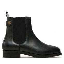 Sztyblety Tommy Hilfiger. Czarne botki Tommy Hilfiger, bez wzorów, bez obcasa, na płaskiej podeszwie, bez zapięcia. Za 339.99 zł.