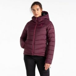 Kurtka turystyczna damska Mountain Series pikowana. Fioletowe kurtki do biegania Dare 2b, bez wzorów, bez kaptura, do biegania. W wyprzedaży za 449.99 zł.