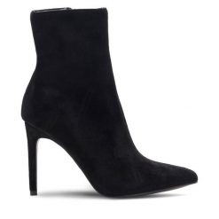 Botki DeeZee. Czarne botki DeeZee, bez wzorów, bez obcasa, na szpilce, bez zapięcia. Za 118.99 zł.