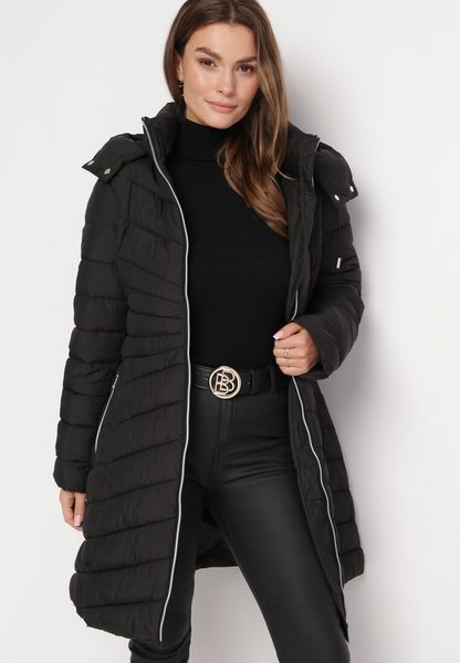 Czarna Długa Kurtka z Ukośnym Pikowaniem i Odpinanym Kapturem Nellana. Czarne kurtki Born2be, l, bez wzorów. Za 299.99 zł.