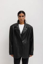 Marynarka oversize z eko skóry w kolorze CZARNYM - HARLEY LEATHER-S/M. Czarne marynarki i żakiety Marsala, l, bez wzorów, z elastanu, eleganckie, bez ramiączek. Za 439.90 zł.