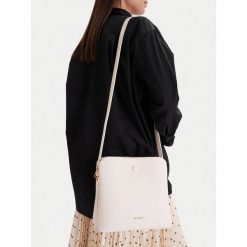 Torebka JENNY. Czerwone torebki klasyczne Jenny, bez wzorów, klasyczne, bez dodatków. Za 129.99 zł.