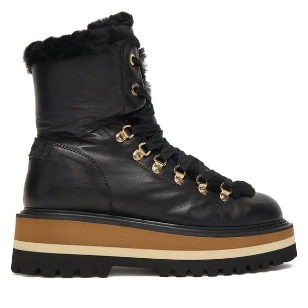 Trzewiki Bogner. Czarne botki Bogner, bez wzorów, bez obcasa, na płaskiej podeszwie, bez zapięcia. Za 1,569.00 zł.