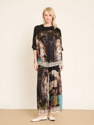 BGN Spodnie w kolorze czarnym ze wzorem rozmiar: 34. Czarne spodnie materiałowe BGN, bez wzorów, z materiału, z podwyższonym stanem. Za 195.99 zł.