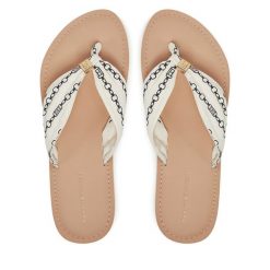 Japonki Tommy Hilfiger. Białe japonki Tommy Hilfiger, bez wzorów. Za 179.99 zł.