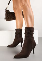 Brązowe Marszczone Botki Vices z Ekozamszu na Niskim Obcasie Typu Szpilka Savalith. Brązowe botki Renee, bez wzorów, z jeansu, eleganckie, bez obcasa, na obcasie, bez zapięcia. Za 69.99 zł.